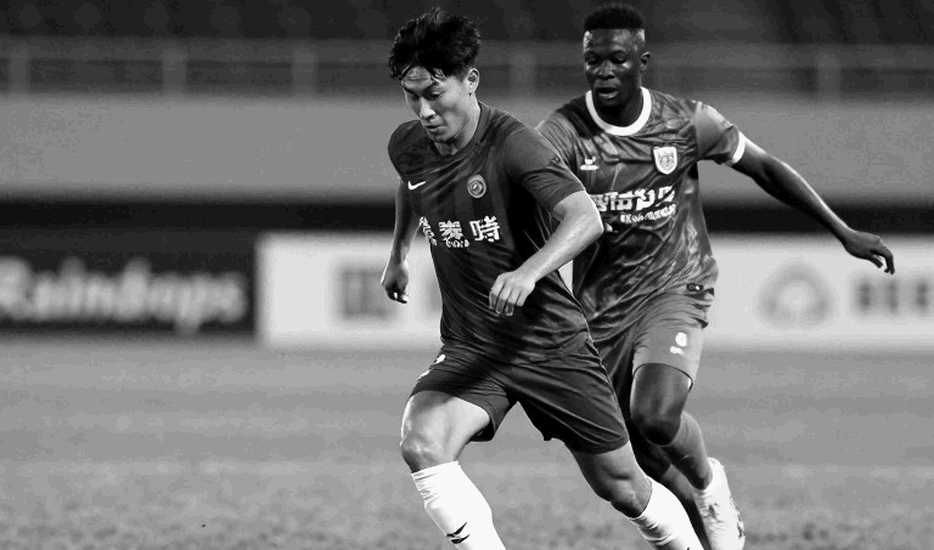 Hợp đồng không có số: kỳ chuyển nhượng V.League và phần dữ liệu bị bỏ trống