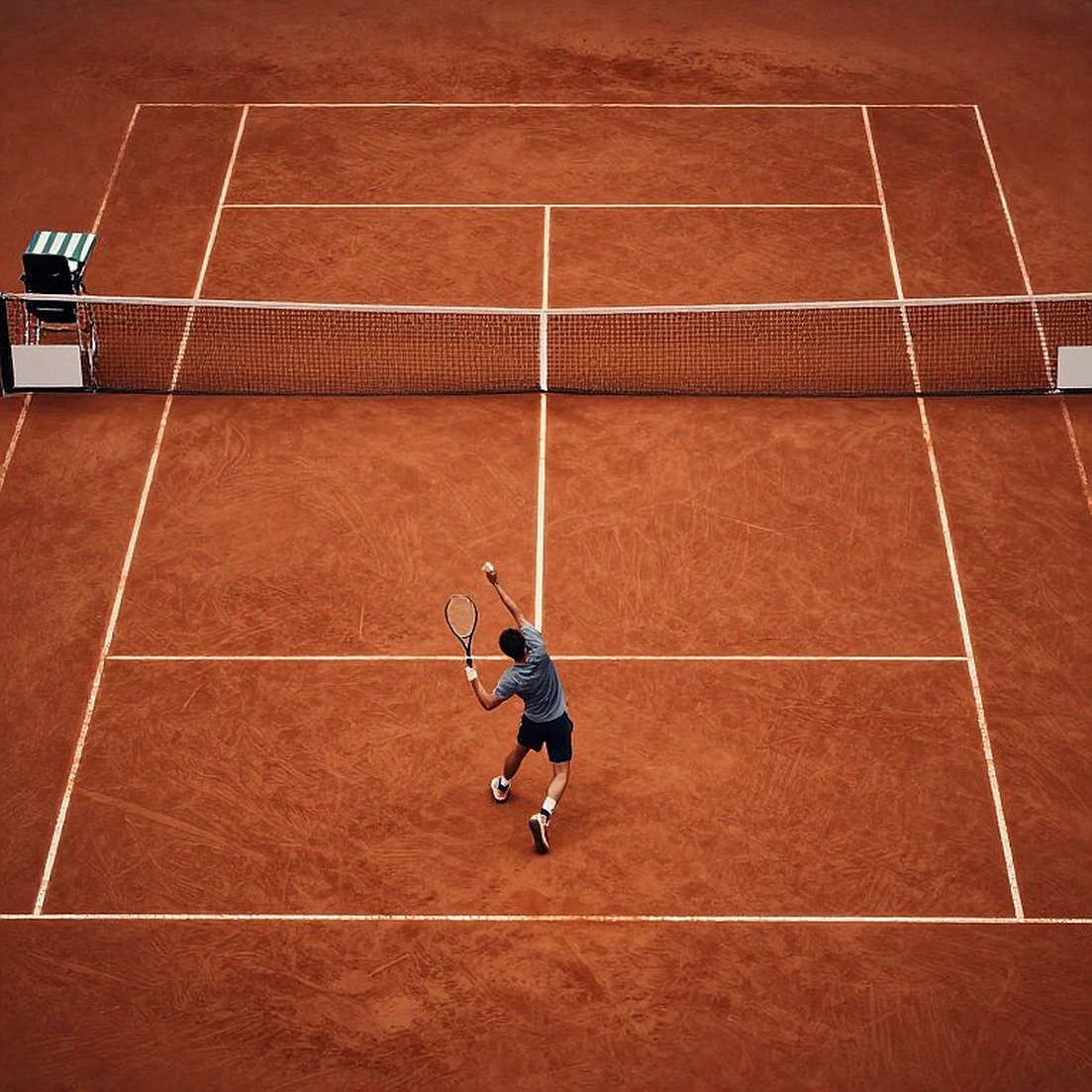 Phân Tích Domain Mismatch: Nội Dung Bài Viết Không Phải Thể Thao Tennis