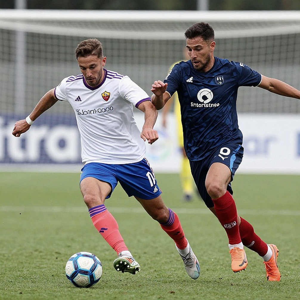 VAR vào V.League: khi trọng tài học cách tin vào màn hình