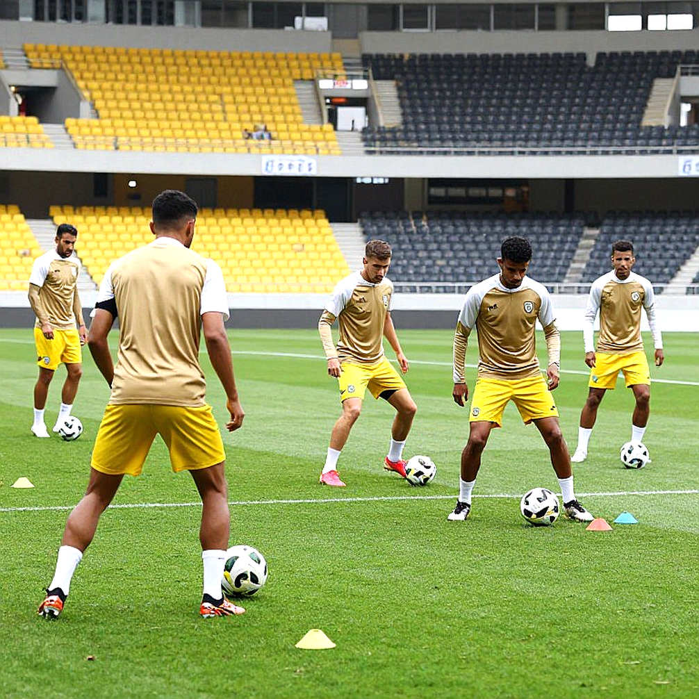 Vietnam's Young Footballers: Keep Them or Let Them Go? Vietnam's Young Footballers: Keep Them or Let Them Go?