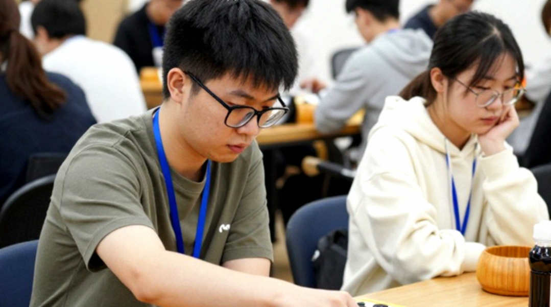 Benko Gambit, FRITZ 20 và khoảng trống nằm giữa tiêu đề với thân bài