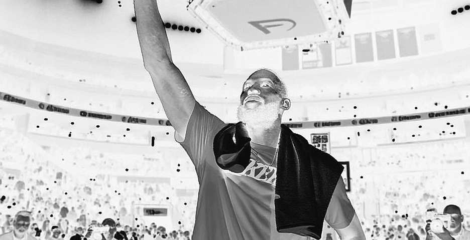 Quentin Peterson tỏa sáng, Pizza Bulls Bordo hạ Körfez Basket trong trận giao hữu