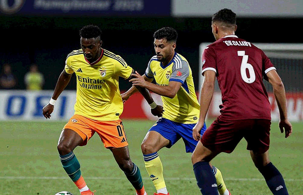 Ivan Toney: 10 bàn sau 7 vòng, và bốn khoảng trống chưa ai muốn đứng vào
