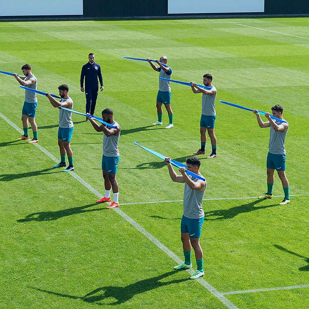 Mourinho và Bernardo Silva: 15 phút Derby, bài toán không của riêng ai