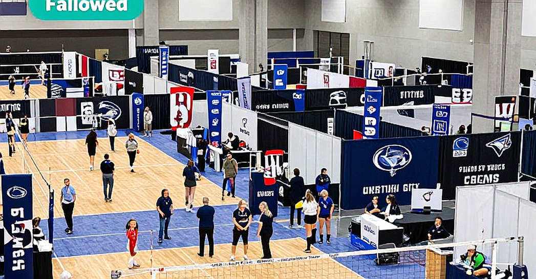 Brooklyn DeLeye ghi 22 điểm, Kentucky hạ Louisville 3-1 trong trận chiến Bluegrass