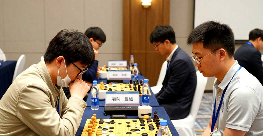 The Empty Board in Singapore: Gukesh, Ding Liren and the Data Trap of Chess