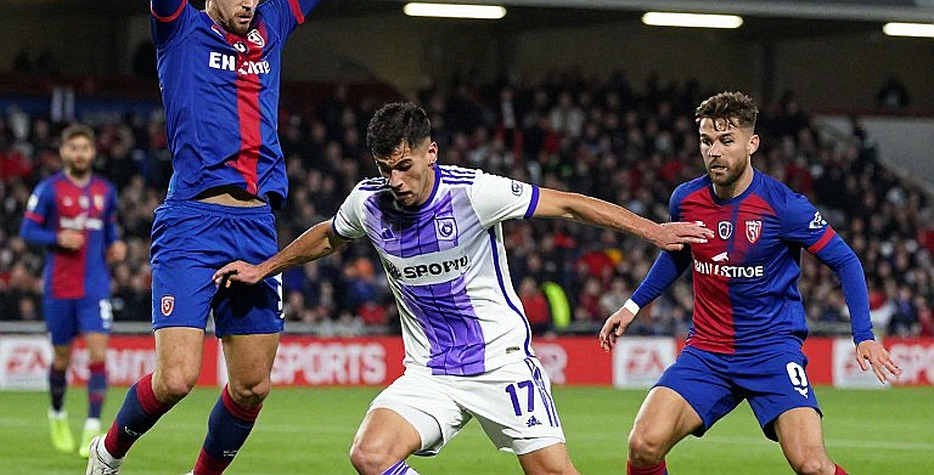 Persija - Persib: Ba điểm, và những gì buổi họp báo không nói